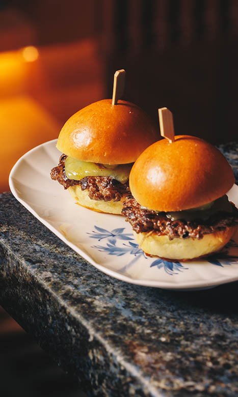 استكشف تجربة طعام حديثة في مطعم "براسري فرانزين" بقلب دبي